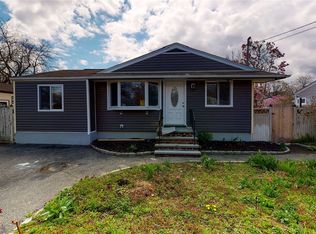 42 Croley St, Huntington, NY