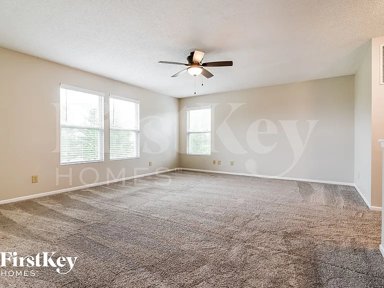 961 Springside Ct — Photo 7