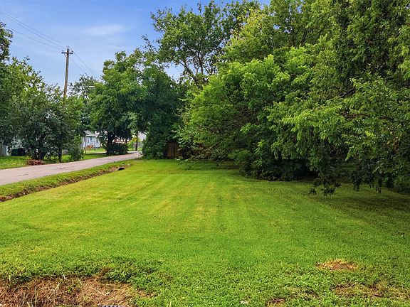 3rd image of 842 E 40th St Lot 15