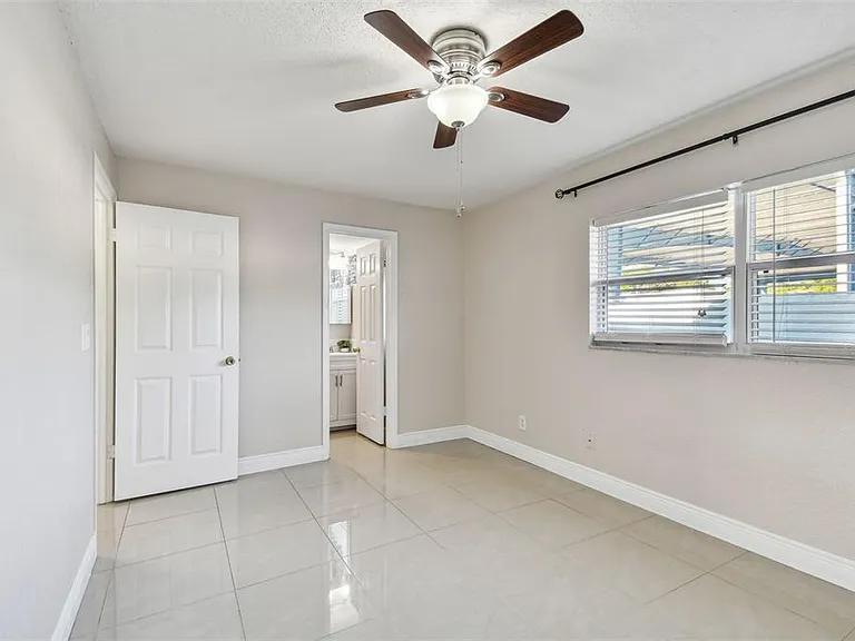 12252 Eldon Dr — Photo 43