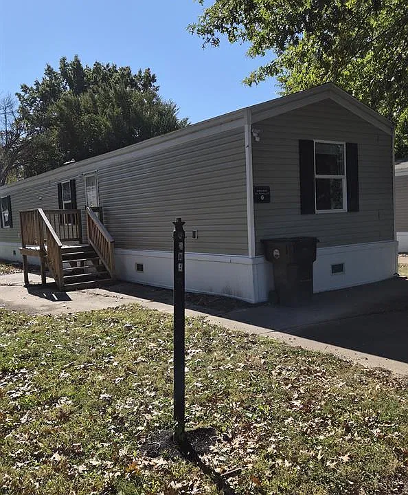 1042 E Morton Ave #180