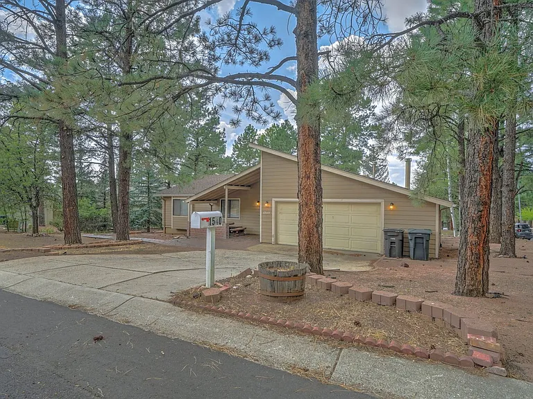 1540 N Spanish Moss Way — Photo 3