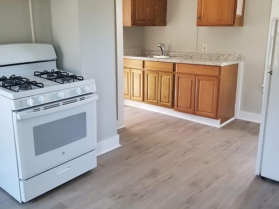 2nd image of 16 Hallock Ave