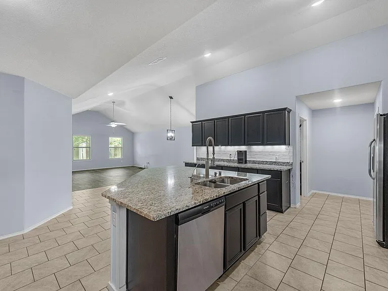 9415 Paloma Creek Dr — Photo 4
