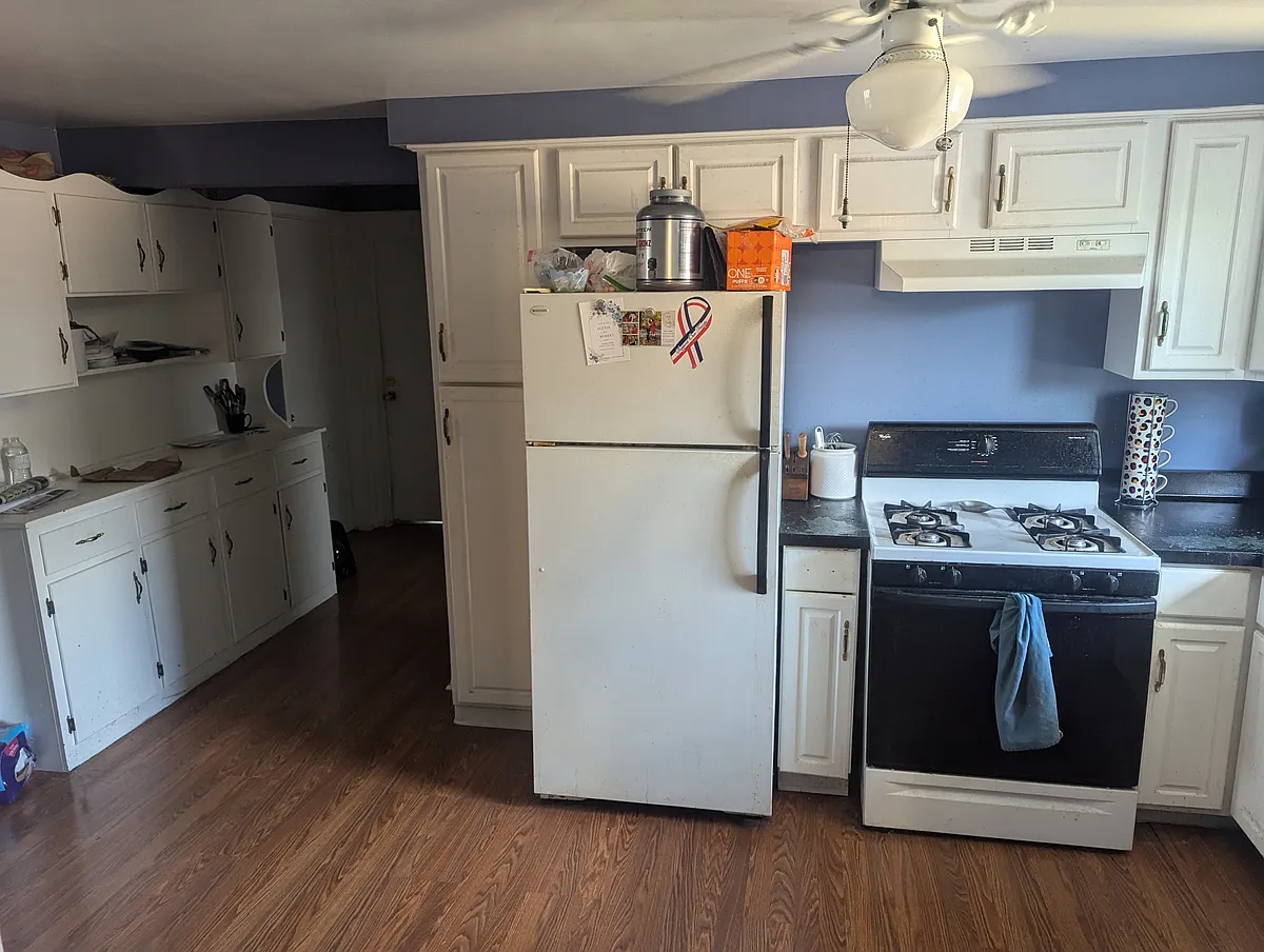 Photo 2 of 8 - 73 Rosemead Ln - Cheektowaga, NY Building Photo - 73 Rosemead Ln