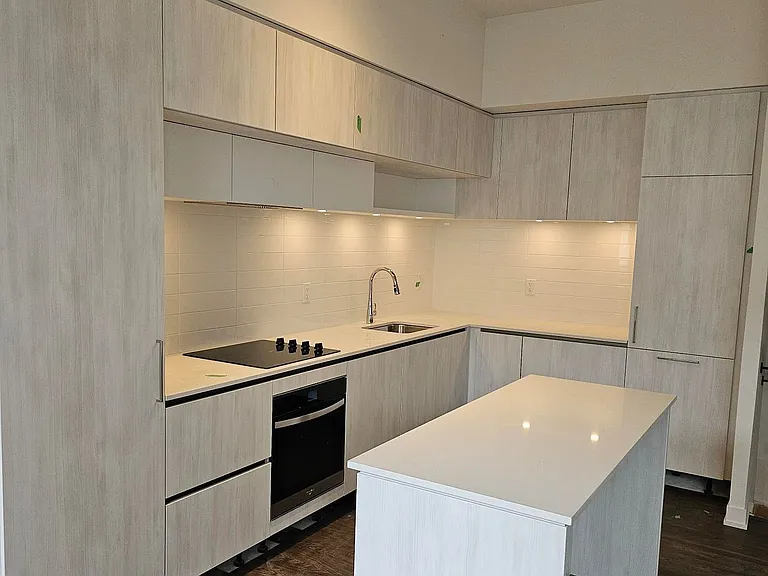 12 David Eyer Rd #Townhouse 1120 — Photo 2