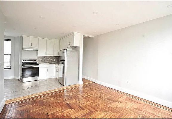 2nd image of 2224 Amsterdam Ave #54A