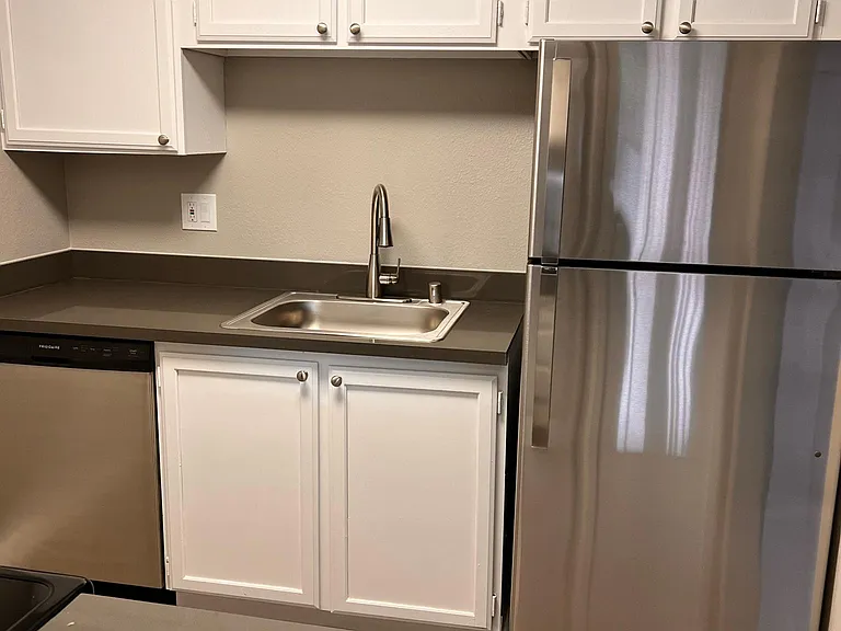 3402 I St NE #H202 — Photo 8