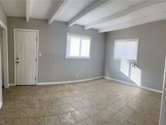 5th image of 4994 Holt Ave