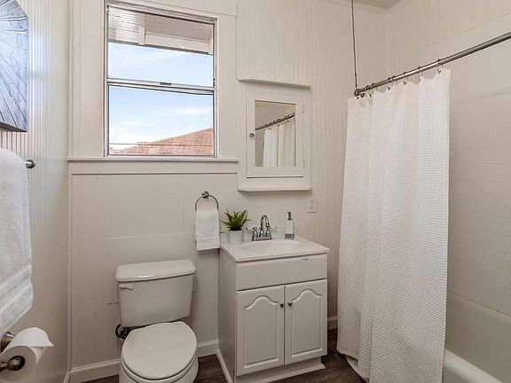 3rd image of 511 University Ave #B