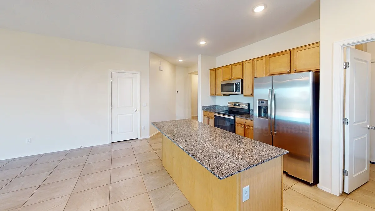 3 bed, 2.0 bath, 1562 sqft, $1,950 — Photo 4