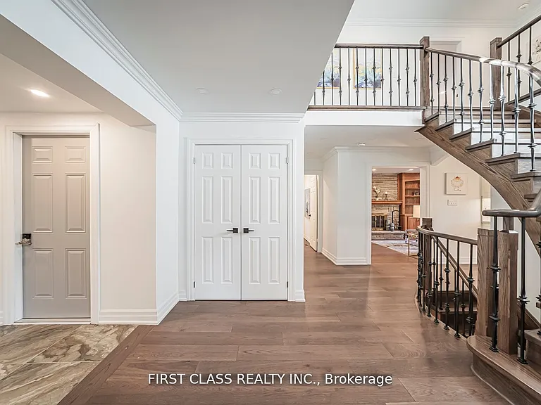 1148 Kingdale Rd — Photo 5