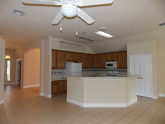 5th image of 2114 Wheaton Trl