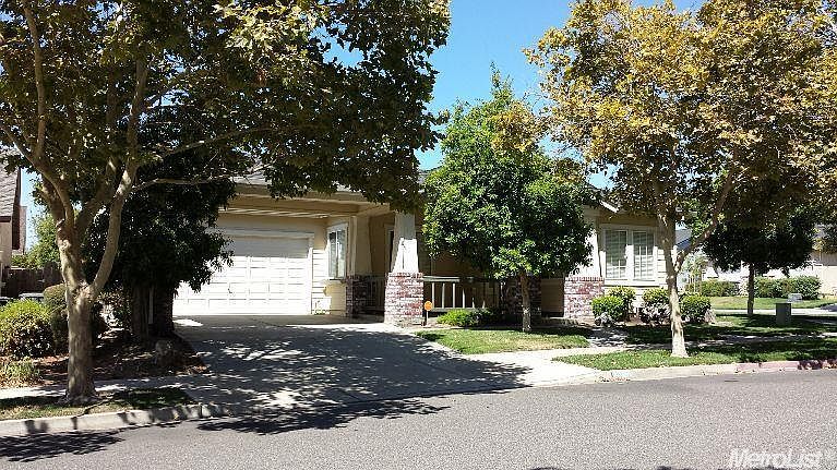 1st image of 398 Queencrest Ct