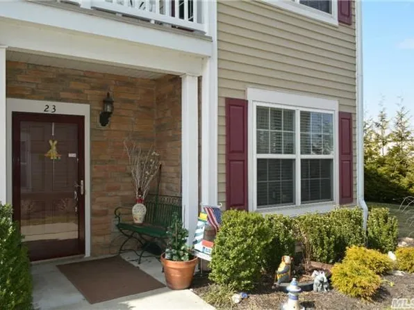23 Strangford Ct #112, Oceanside, NY 11572