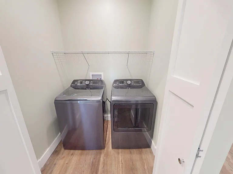 112 N Merchant St #201 — Photo 7