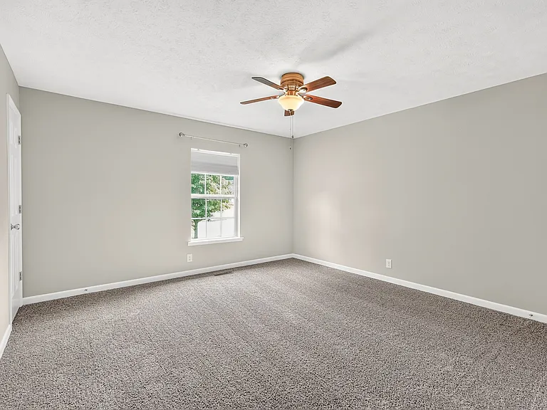 2504 Angelyn Dr — Photo 26