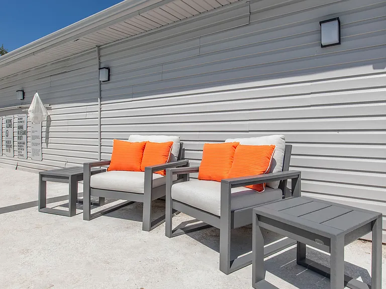 Silverstone Apartments — Photo 29