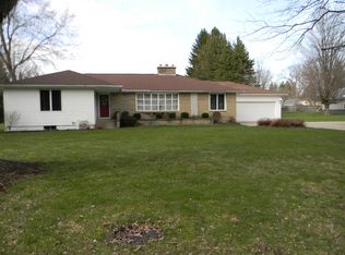58 N Edgewood Dr, Springville, NY 14141