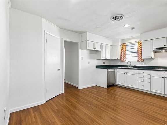 2nd image of 216 Nelson Dr