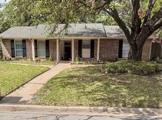 3401 Hampshire Dr, Arlington, TX 76013