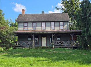 76 Rainey Rd, Eighty Four, PA 15330