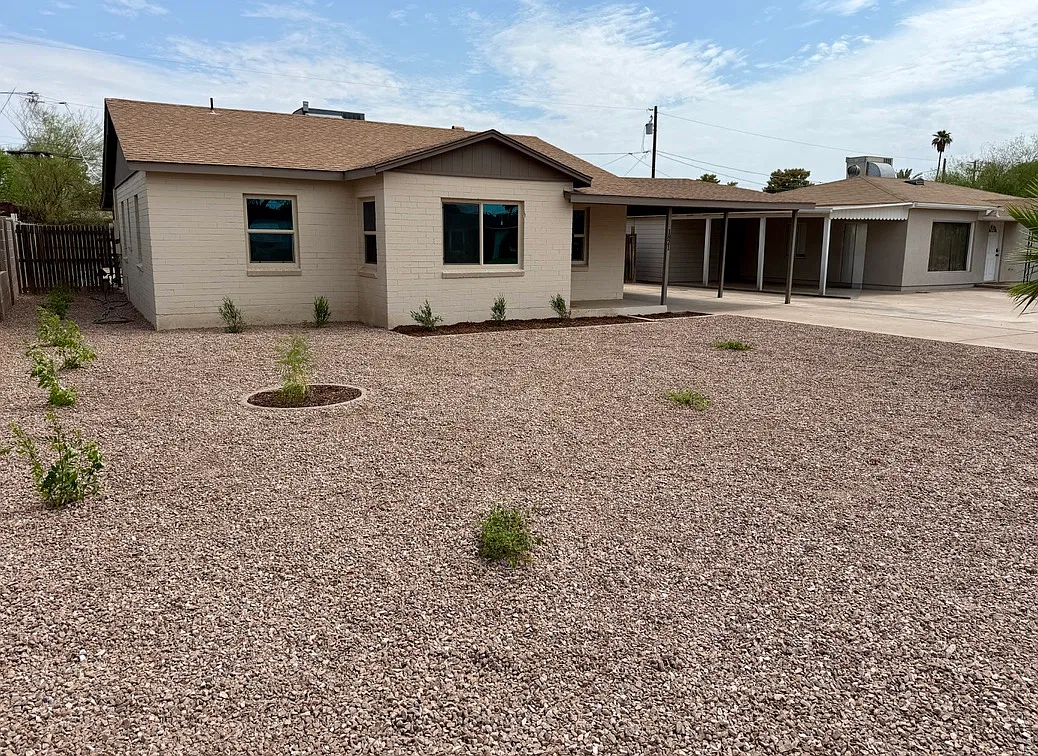 3 bed, 1103 sqft, $2,000 — Photo 2