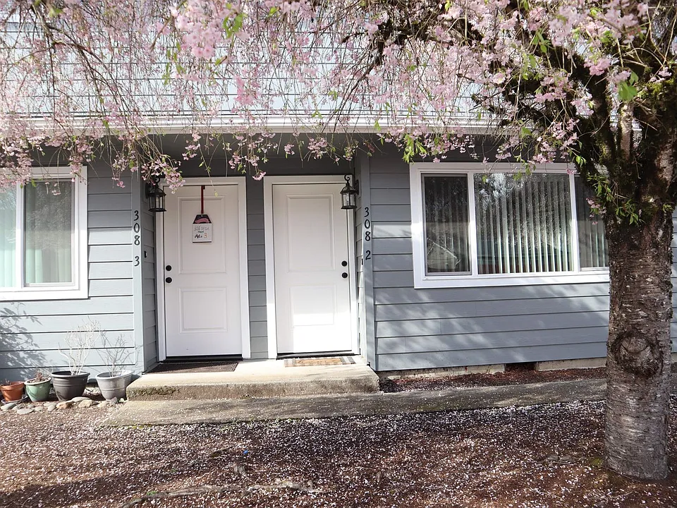 308 SW 1st St