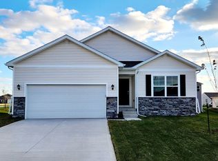 917 8th St NW, Bondurant, IA 50035