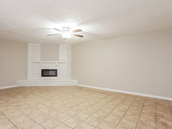 3rd image of 17606 Fieldglen Dr