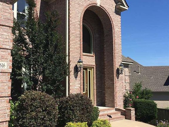 3rd image of 13616 Foxfield Ln