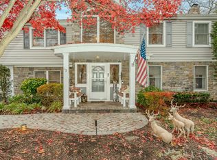 17 Thide Court, Smithtown, NY 11787