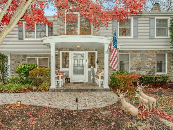 17 Thide Court, Smithtown, NY 11787