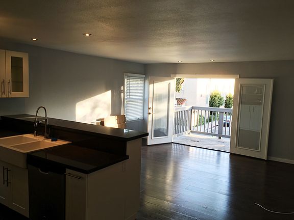 4th image of 5129 E The Toledo # 3 Fl 2nd