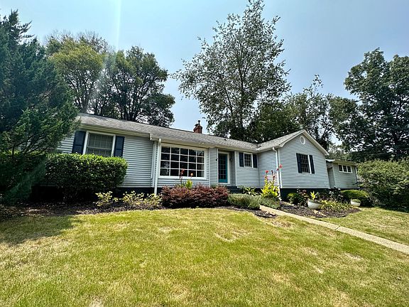 2nd image of 223 E Augusta Pl