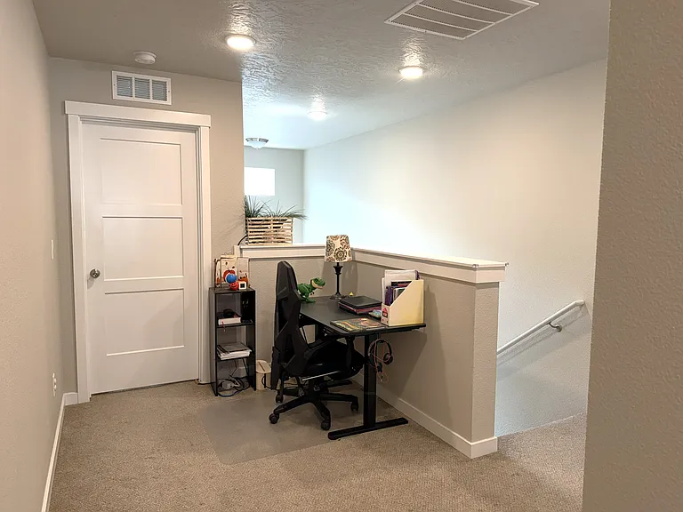 503 N Tessa Ln — Photo 1