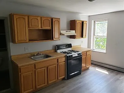 337 Congress Ave #3B