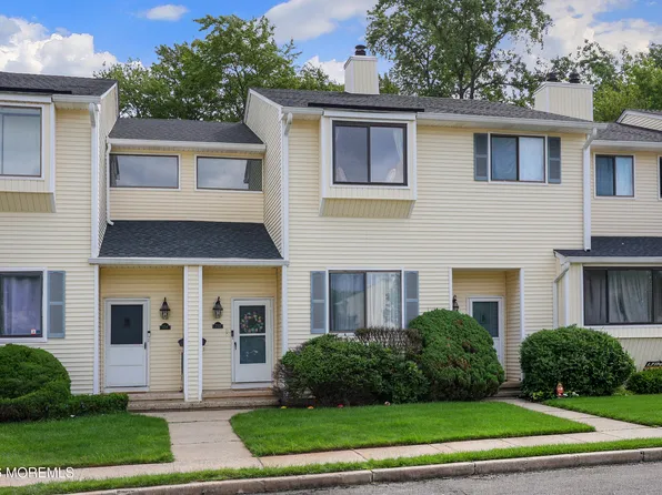 253 Clubhouse Drive, Middletown, NJ 07748