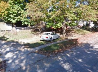 203 N Oak St, Buchanan, MI 49107