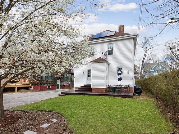 4th image of 132 Arnold Ave