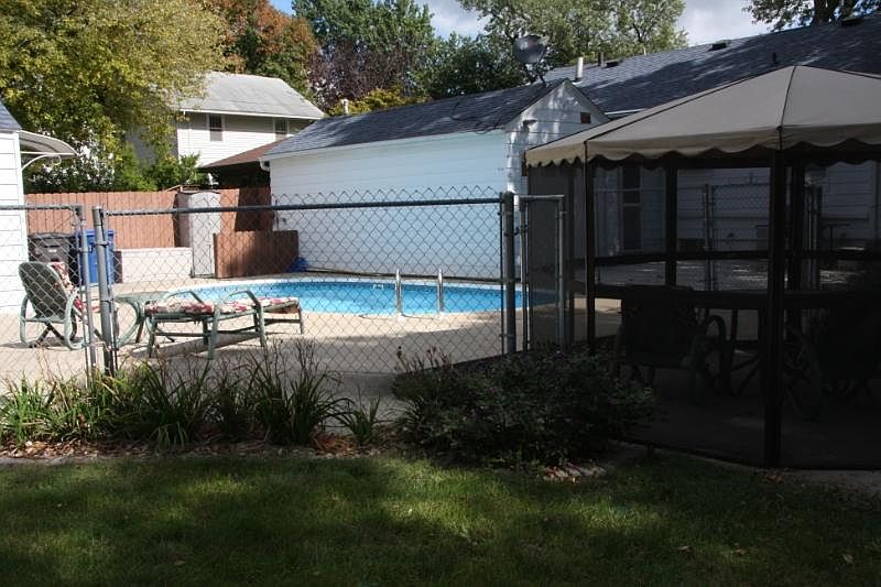 2nd image of 2718 48th St #B