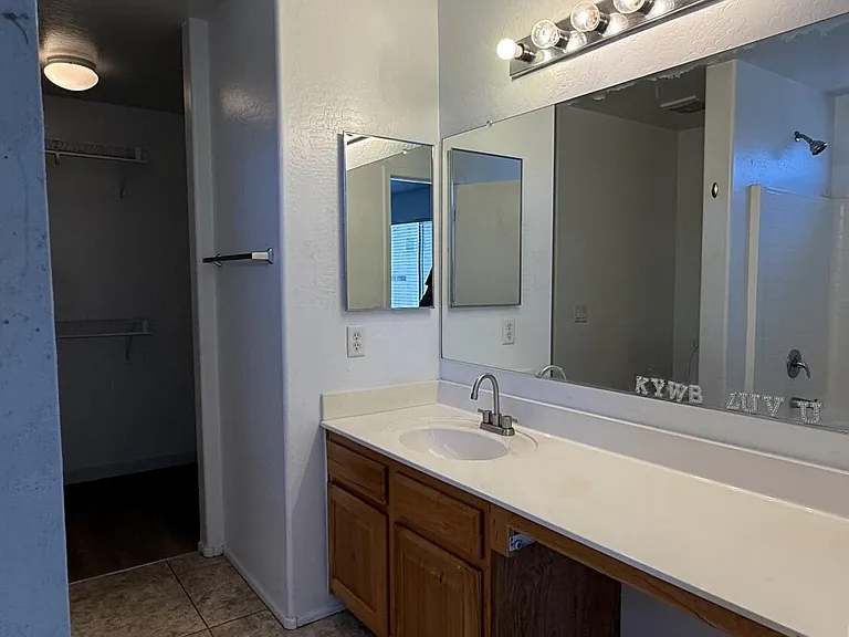 12930 W Lamar Rd — Photo 21