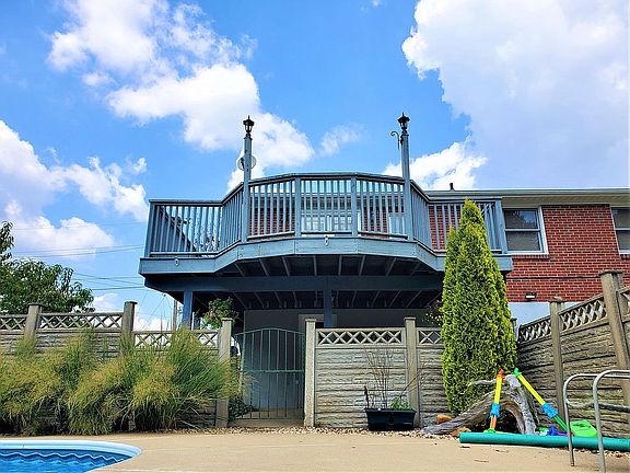 3rd image of 303 Peggy Ann Ln