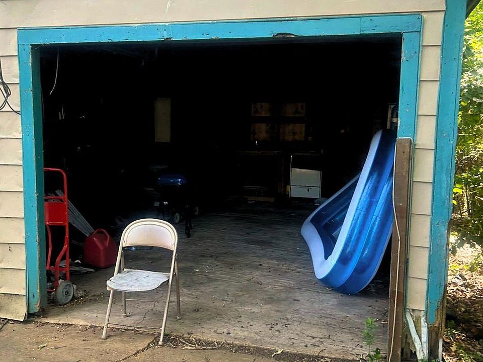 2nd image of 819 Par Ave