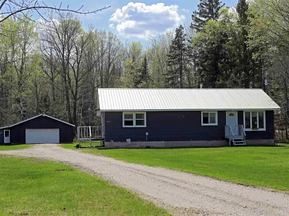 5631 County Road 550 Rd, Marquette, MI 49855