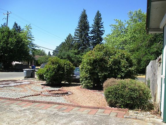 3rd image of 1001 196th St E