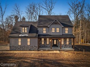 696 Sunnybeach Dr, White Lake, MI 48386