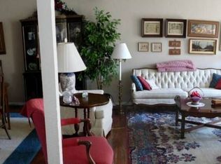 56 SW Pepper Tree Ln, Topeka, KS 66611