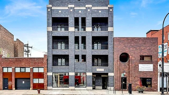 5630 N Broadway St #2W