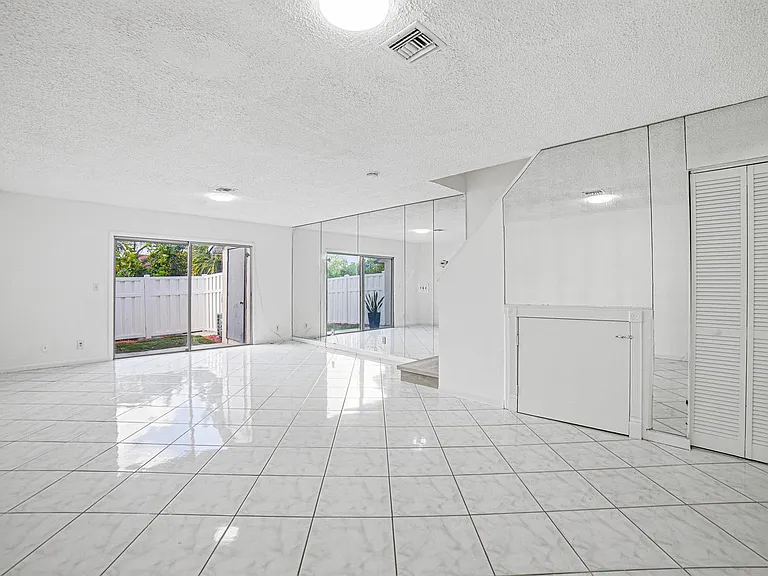 8207 Fairway Rd — Photo 10